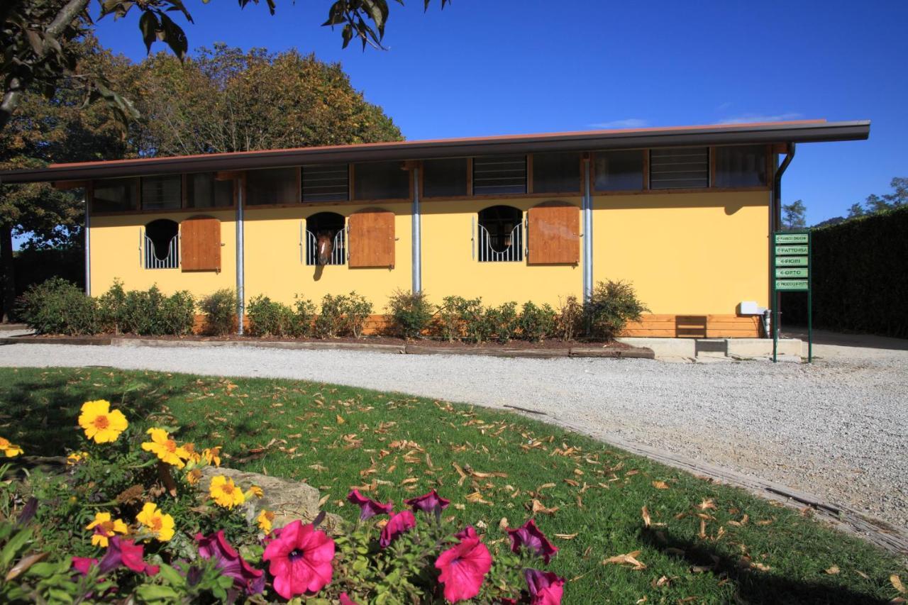 Imbersago Agriturismo Monsereno Horses מראה חיצוני תמונה